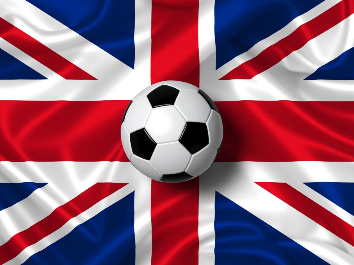 爱游戏-激战场上：女足比赛中球队团结一心  第3张